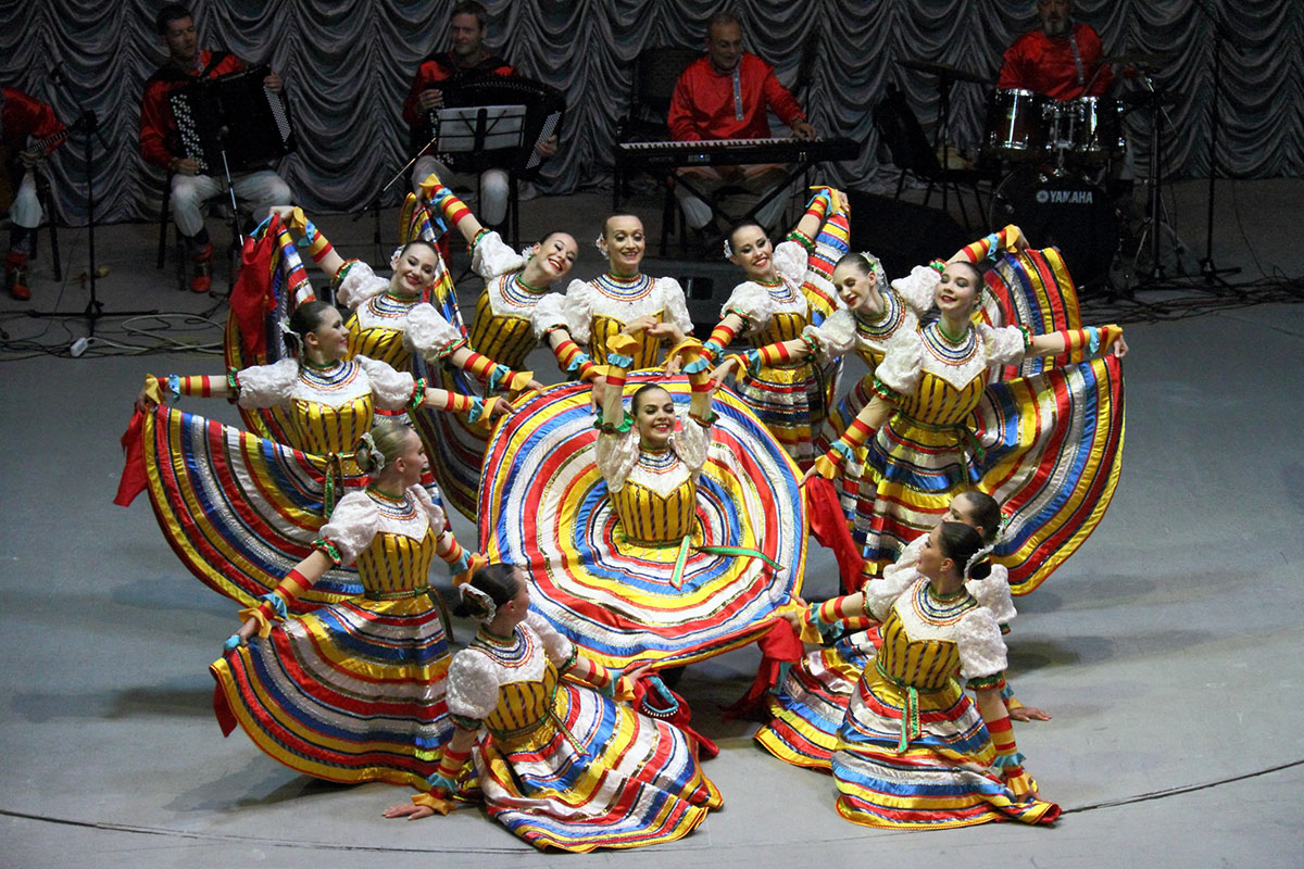 Творческий подарок из Челябинской области – концерт танцевального ансамбля